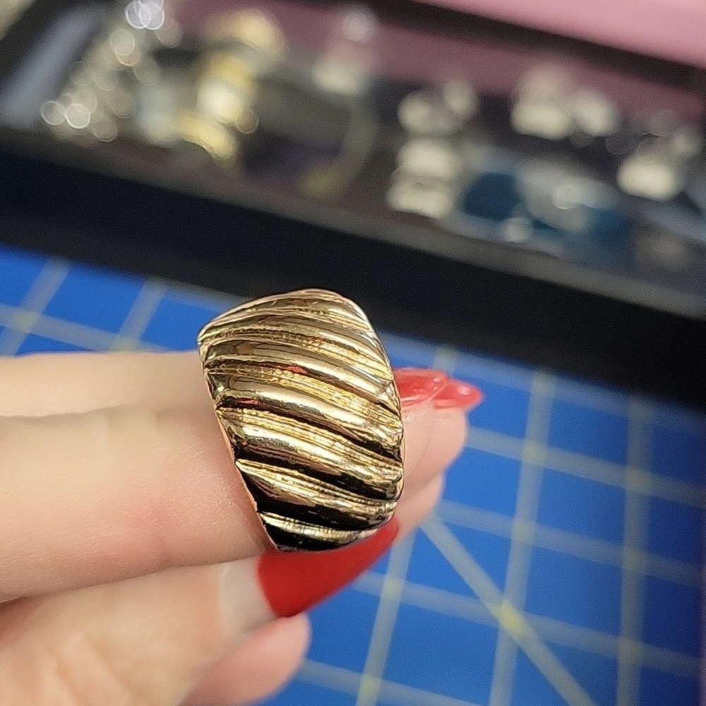 Angle Striped Gold Tone 1/2" Band